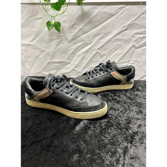 Size 8 - Burberry Reeth Low Black - Picture 2 of 5